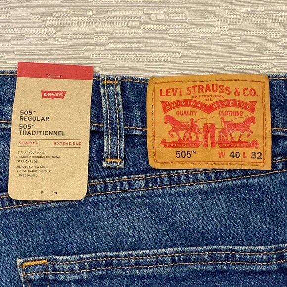 Levi's 505 Jeans Mens 40 x 32 Straight Leg Regular Fit Medium Wash Denim Pants - Picture 4 of 13